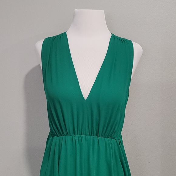 Green Express Dress - Picture 4 of 5